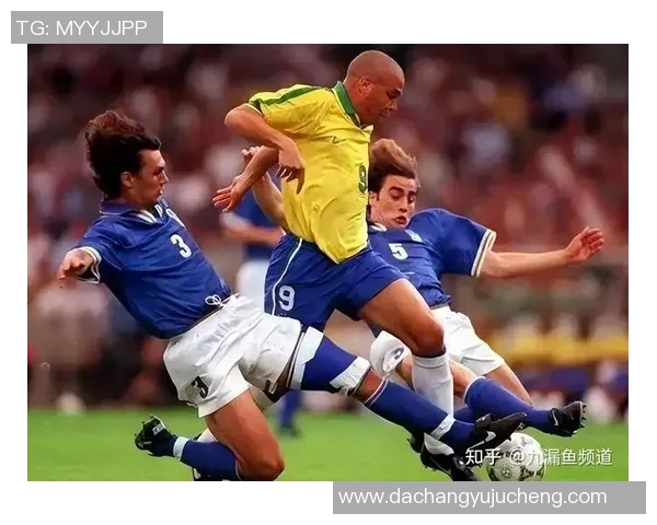 足球历史上最帅任意球高手排名盘点 技巧与魅力并存的传奇球员